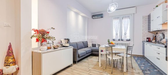 3-salle Appartement à Bologna, Italy No. 40506 28