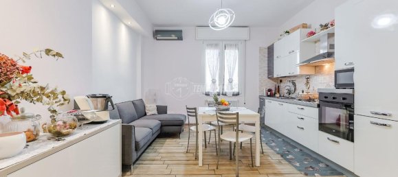 3-salle Appartement à Bologna, Italy No. 40506 31