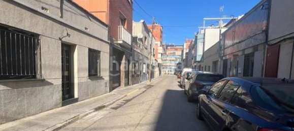 2 bedrooms Apartment in Terrassa, Spain No. 135575 2