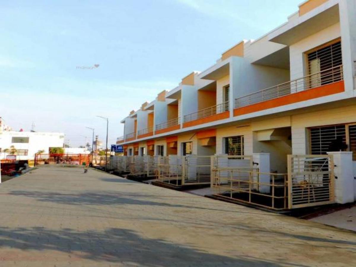 2 bedrooms House in Chandigarh, India No. 55012