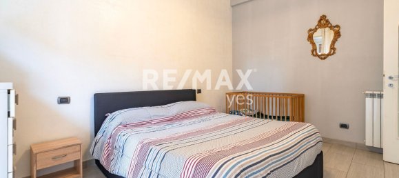 3-salle Appartement à Busto Arsizio, Italy No. 157257 28