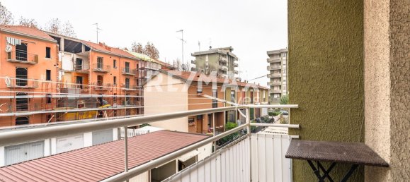 3-salle Appartement à Busto Arsizio, Italy No. 157257 32