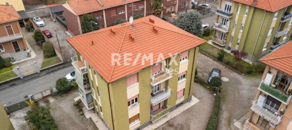 3-salle Appartement à Busto Arsizio, Italy No. 157257 10