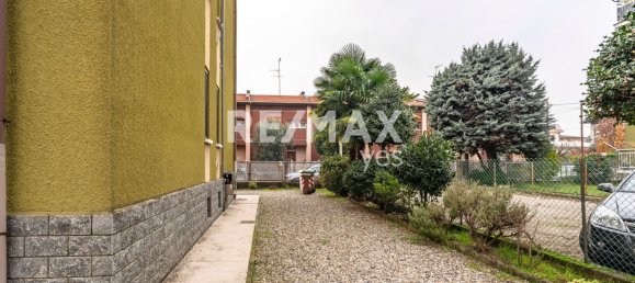 3-salle Appartement à Busto Arsizio, Italy No. 157257 5