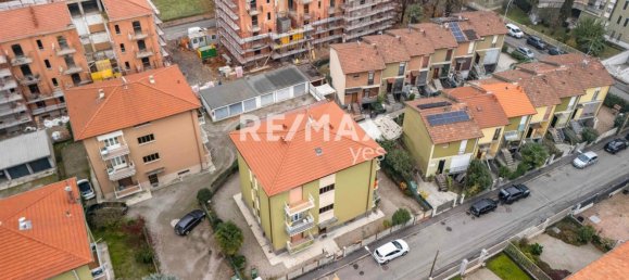 3-salle Appartement à Busto Arsizio, Italy No. 157257 13