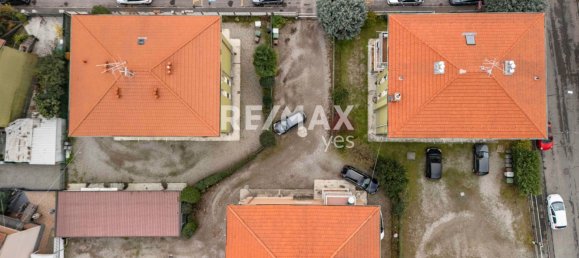 3-salle Appartement à Busto Arsizio, Italy No. 157257 12