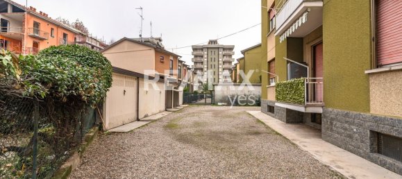 3-salle Appartement à Busto Arsizio, Italy No. 157257 4