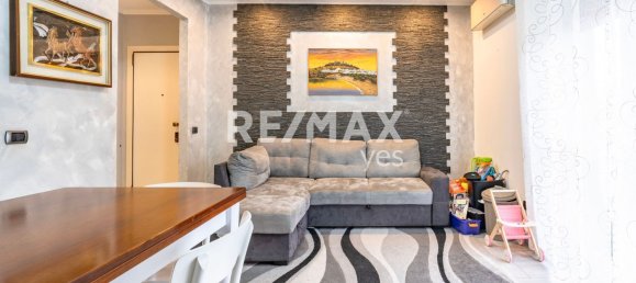 3-salle Appartement à Busto Arsizio, Italy No. 157257 16