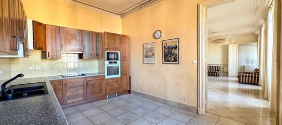 5 bedrooms Apartment in Avignon, France No. 307729 2