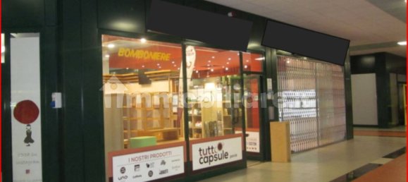 Propiedad comercial de 1 habitación en San Martino Siccomario, Italy No. 277017 3