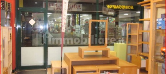 Propiedad comercial de 1 habitación en San Martino Siccomario, Italy No. 277017 8