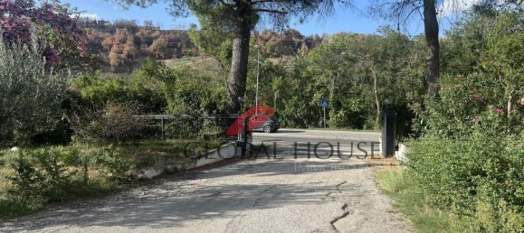 Almacén en Montorio al Vomano, Italy 1600 m² No. 169113 17