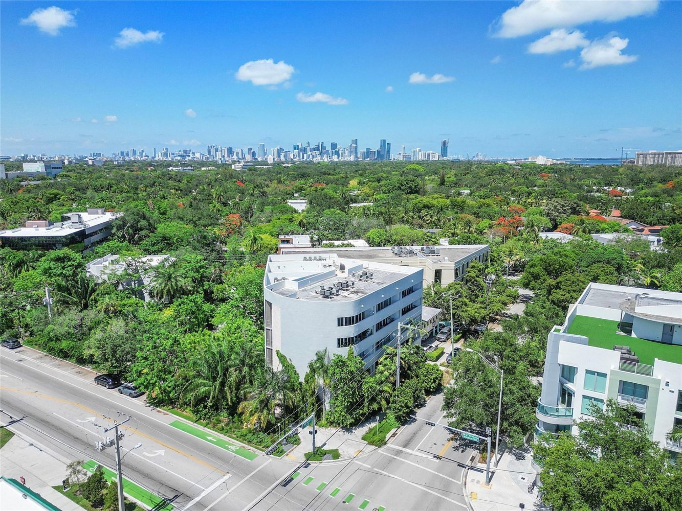 95.32 m² propiedad comercial en venta en Miami, Miami-Dade, Florida, USA № 614073
