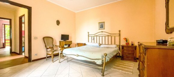 8 rooms Villa in Borgomanero, Italy No. 149465 20