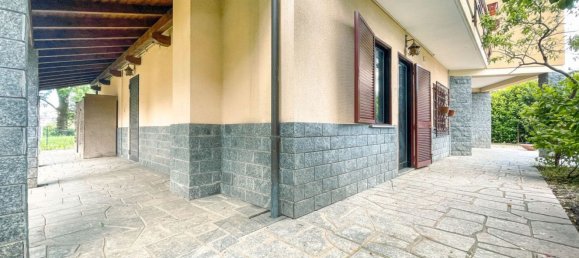 8 rooms Villa in Borgomanero, Italy No. 149465 38