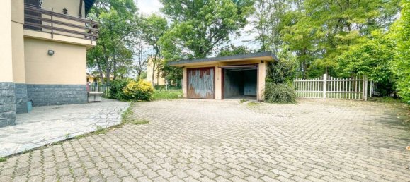 8 rooms Villa in Borgomanero, Italy No. 149465 40