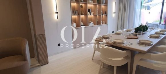 5 bedrooms Townhouse in Abu Dhabi, UAE No. 23678 9