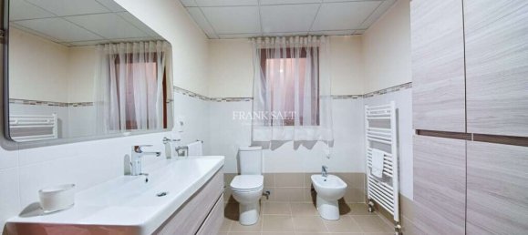 5 bedrooms Bungalow in Mellieha, Malta No. 4518 23