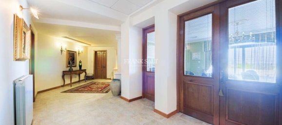 5 bedrooms Bungalow in Mellieha, Malta No. 4518 21