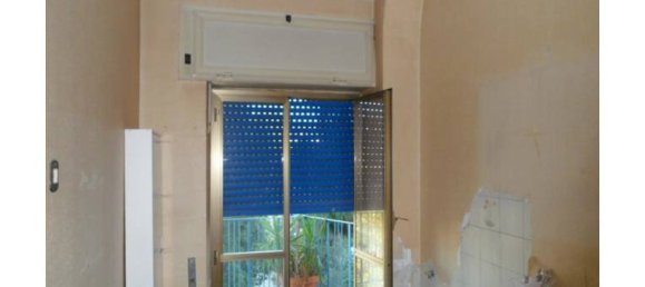 3 rooms Apartment in Naples, Italy No. 254931 7