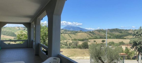 6 bedrooms House in Bellante, Italy No. 120205 25