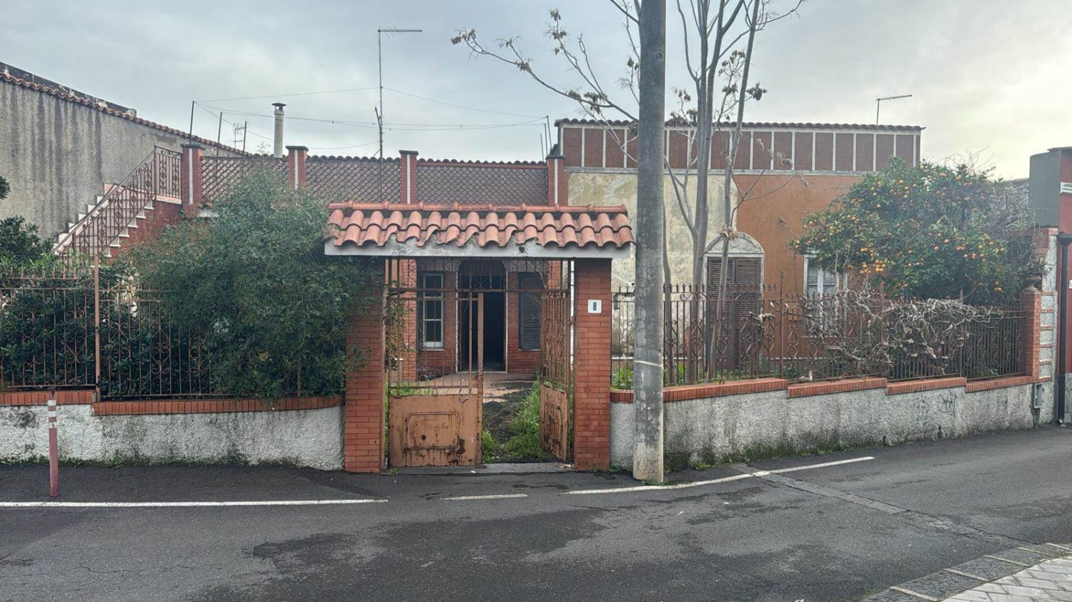 Casa de 3 dormitorios en Aci Bonaccorsi, Italy No. 300603