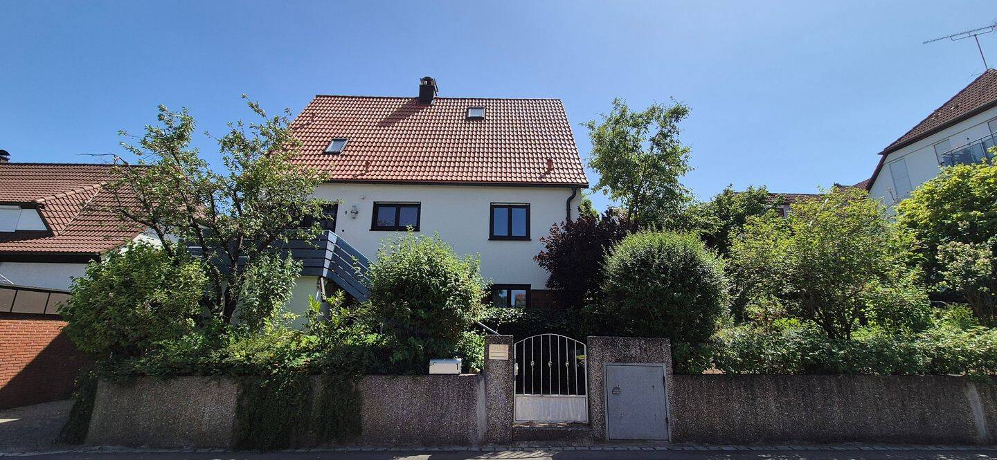 Дом с 3 спальнями в Фюрт, Германия № 140743