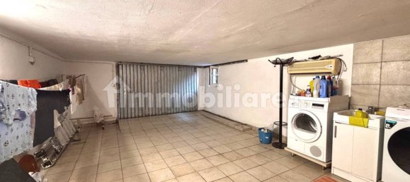3-salle Appartement à Paullo, Italy No. 307105 16