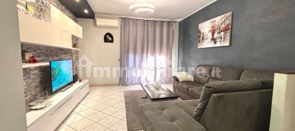 3-salle Appartement à Paullo, Italy No. 307105 2