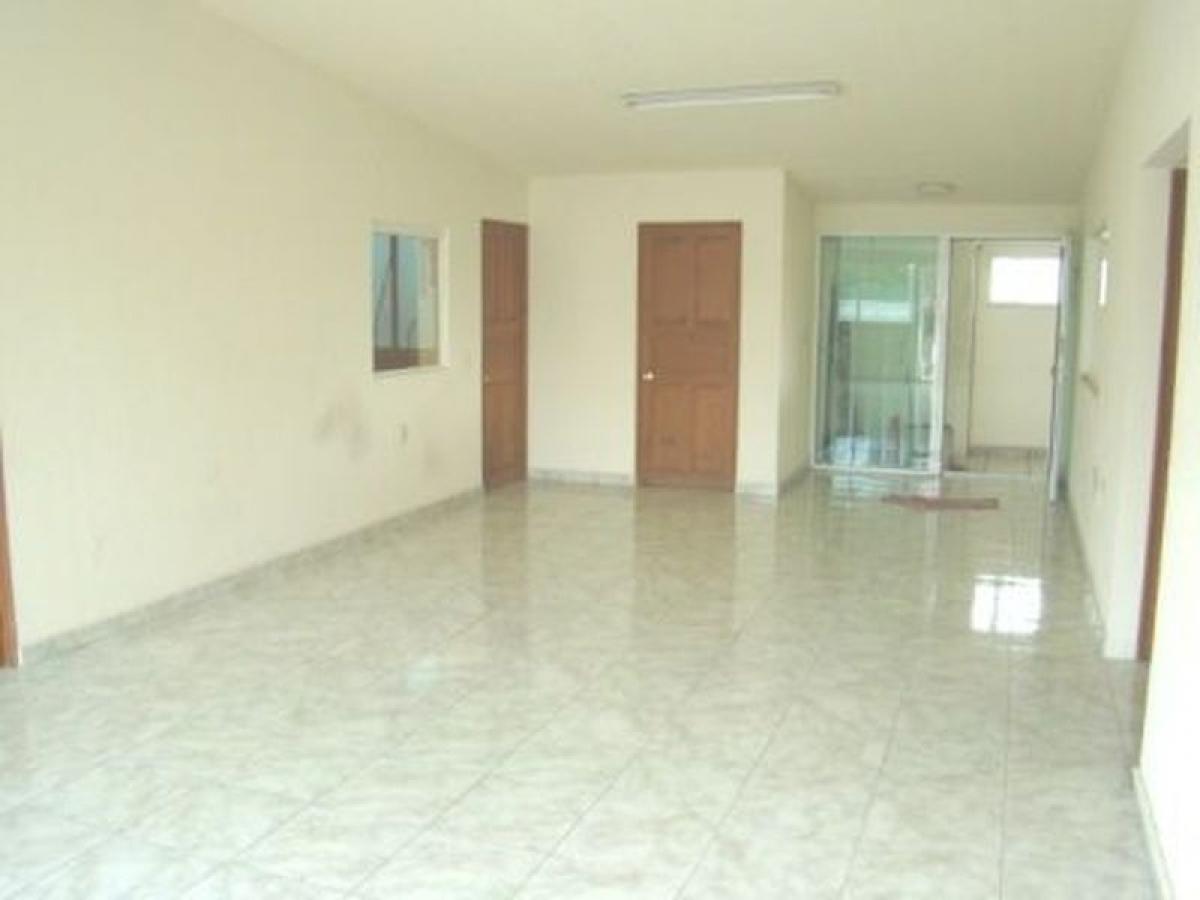 220m² Office in Tlalnepantla, Mexico No. 202271