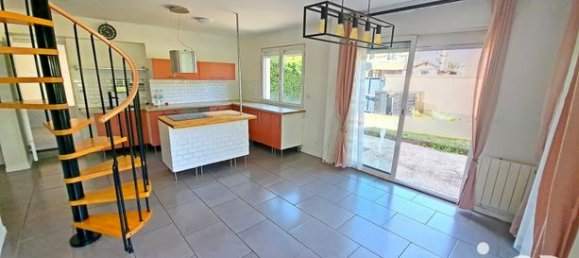 4 bedrooms House in Val-d'Oise, France No. 361452 4