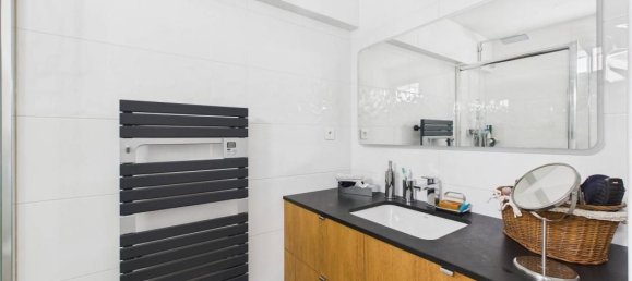 3 bedrooms Apartment in Paris, France No. 362721 13