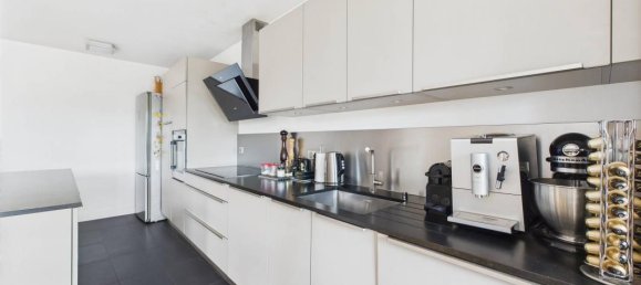 3 bedrooms Apartment in Paris, France No. 362721 9