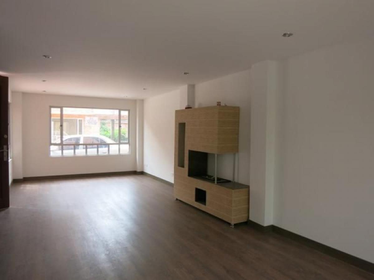 Casa de 3 dormitorios en Cundinamarca, Colombia No. 5125