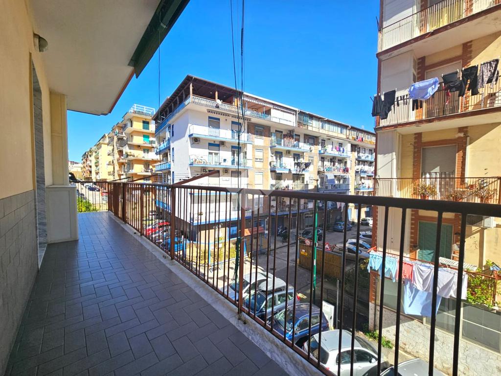 2 Schlafzimmer Wohnung in Naples, Italy, Nr. 31596