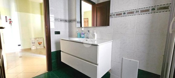 2 Schlafzimmer Wohnung in Naples, Italy, Nr. 31596 9