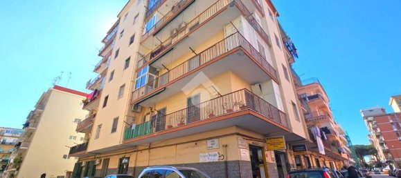 2 Schlafzimmer Wohnung in Naples, Italy, Nr. 31596 19