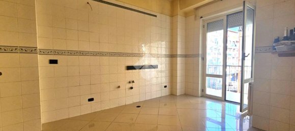 2 Schlafzimmer Wohnung in Naples, Italy, Nr. 31596 5