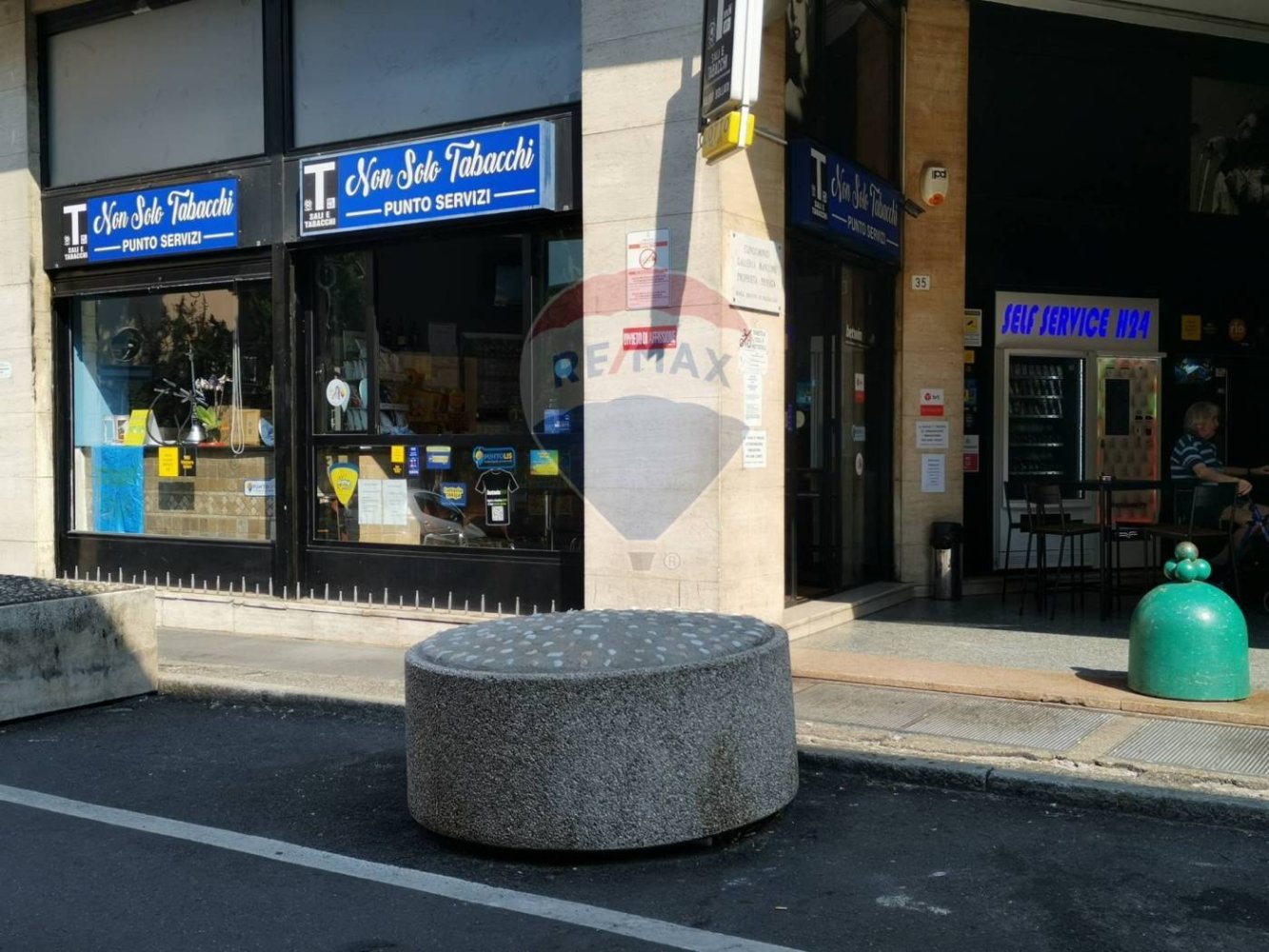 Propiedad comercial de 2 habitaciónes en Pavia, Italy No. 83463