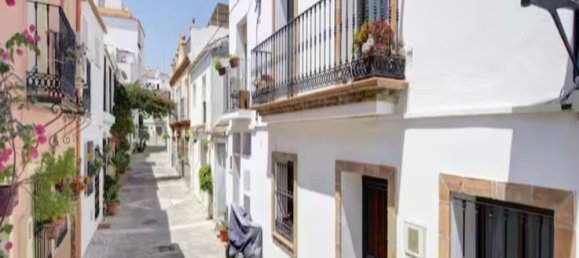 2 bedrooms Townhouse in Estepona, Spain No. 115714 2