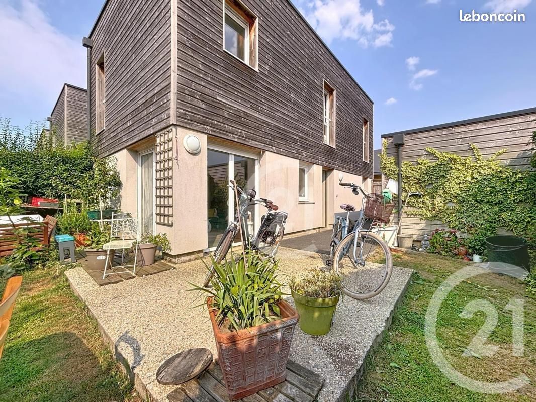 3 bedrooms House in Calvados, France No. 357313