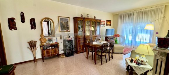 6 rooms House in Rovigo, Italy No. 3104 7
