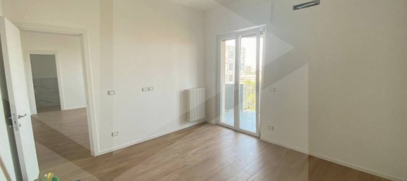 2غرفة شقة في Bari, Italy رقم 26845 10