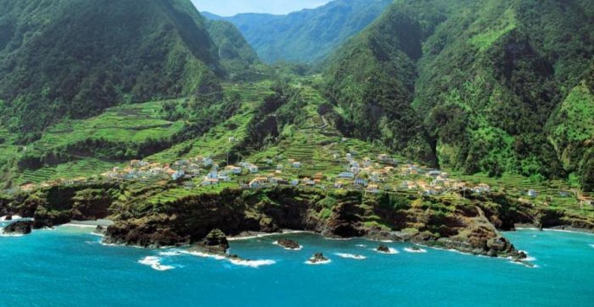 2 bedrooms Villa in Porto Moniz, Portugal No. 1510