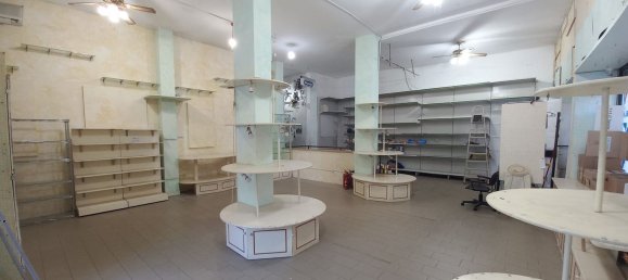 180m² Commercial property in Grosseto, Italy No. 145553 3