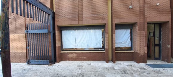 180m² Commercial property in Grosseto, Italy No. 145553 6