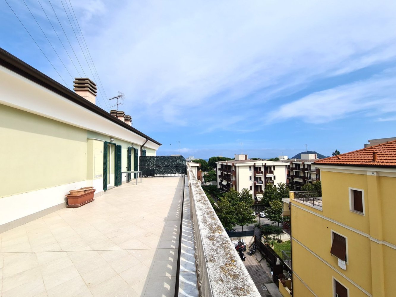 Пентхаус с 2 комнатами в Альбенга, Италия № 272380