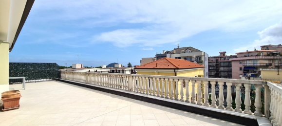 Пентхаус с 2 комнатами в Альбенга, Италия № 272380 22