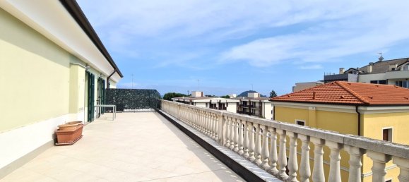 Пентхаус с 2 комнатами в Альбенга, Италия № 272380 20