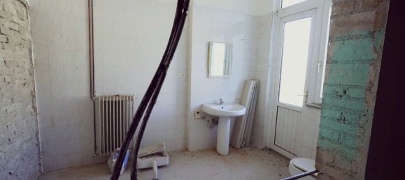 851m² Commercial property in Gorizia, Italy No. 346878 11